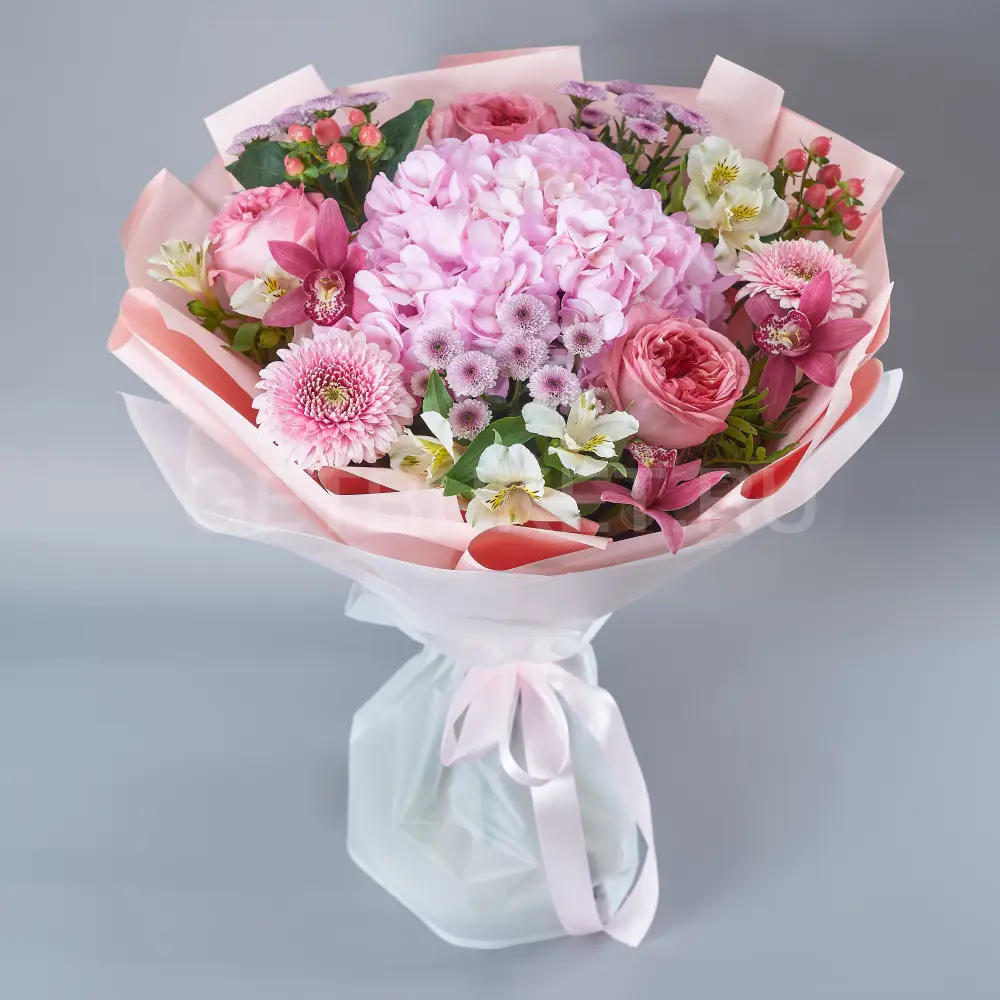 214897 Букет розовых роз, хризантем и гербер с гортензией