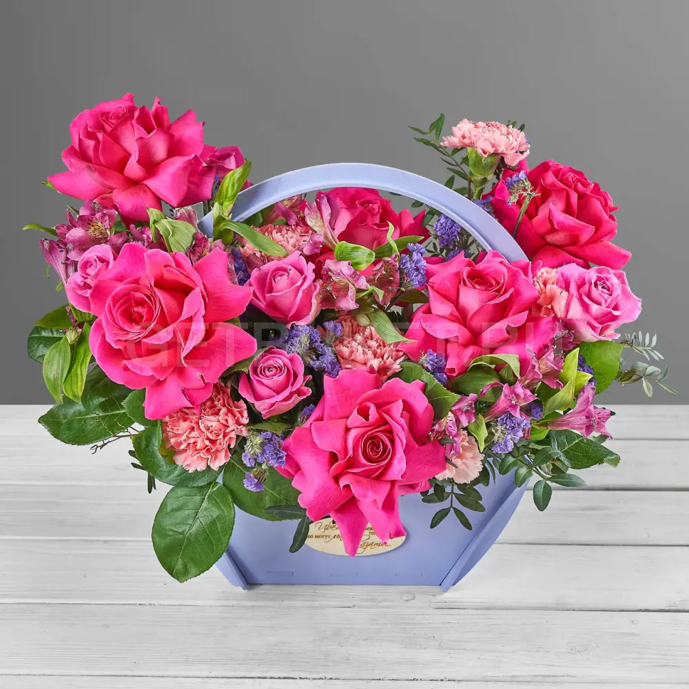 206242 Сиреневая композиция из статицы, роз и гвоздик в ящике