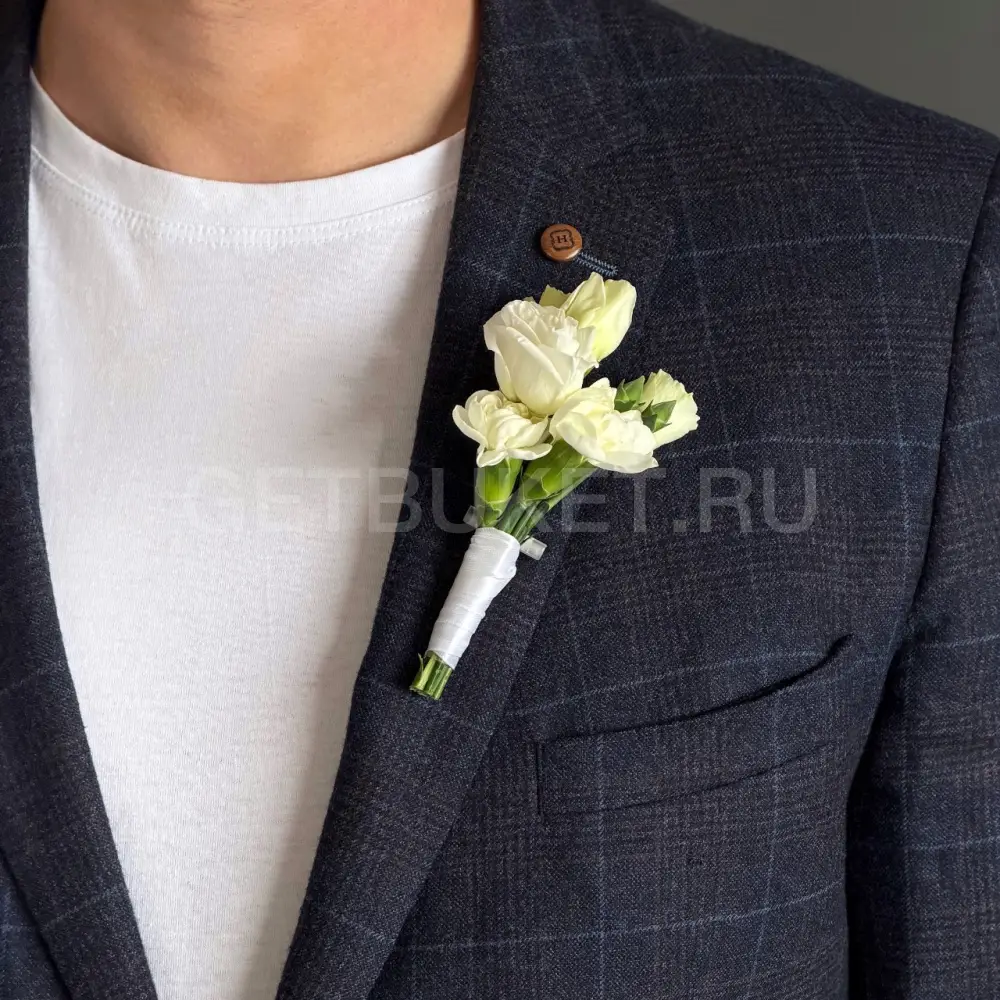 230126 Бутоньерка из эустомы и гвоздики 