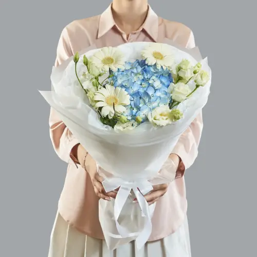 Букет из гербер, гортензии и эустомы