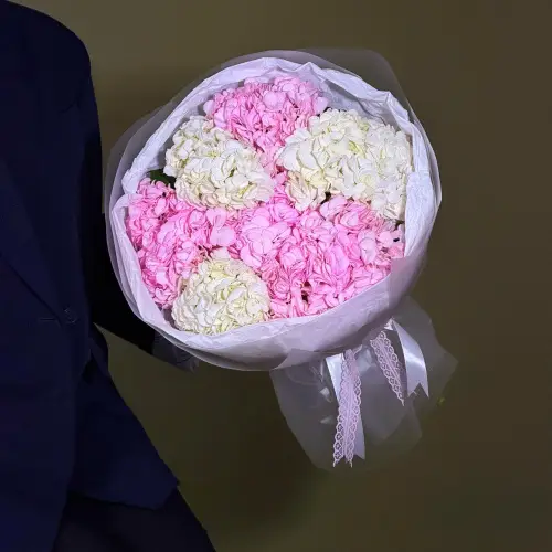 Букет нежных гортензий (M)