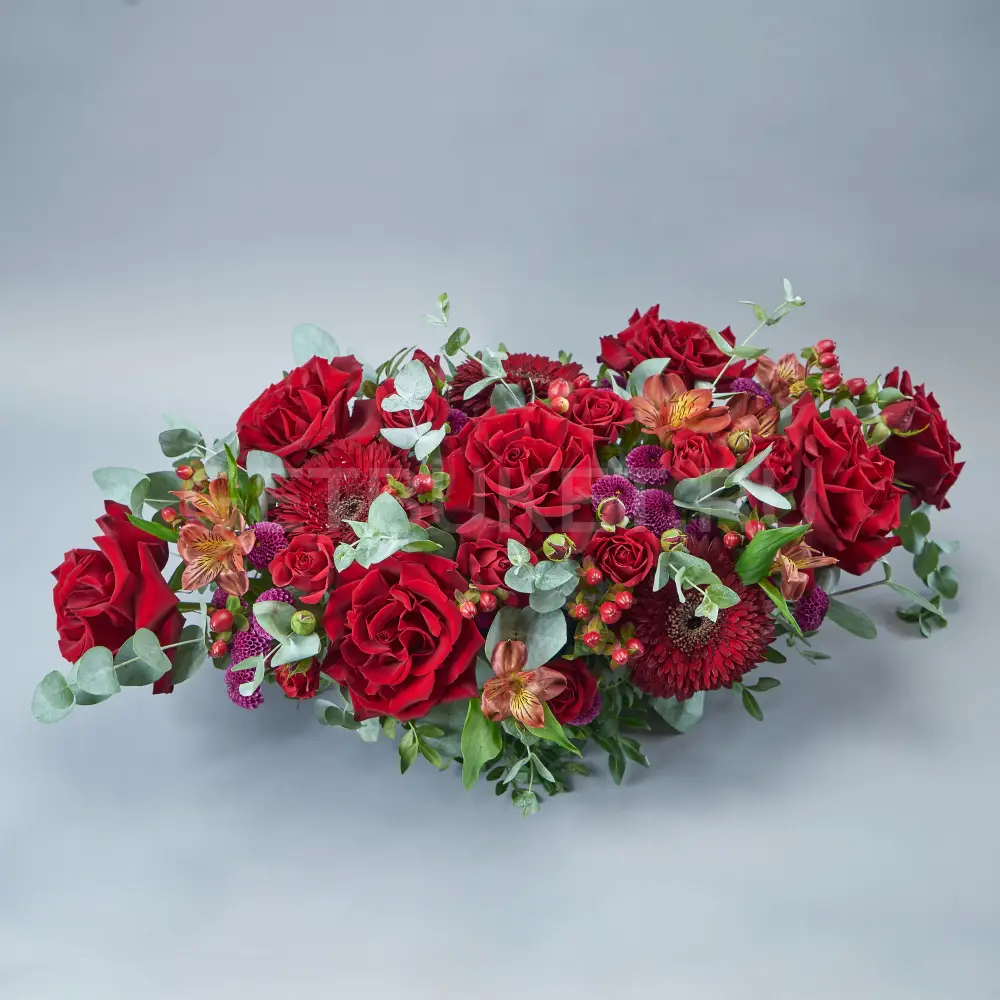 214845 Свадебная композиция из микса красных цветов