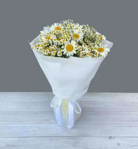 Букет из ромашек с танацетумом